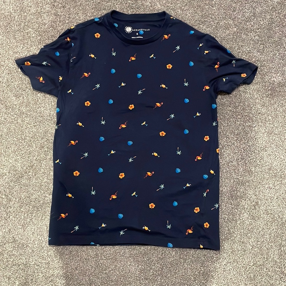 Brand: Aéropostale    Size: Adult Small